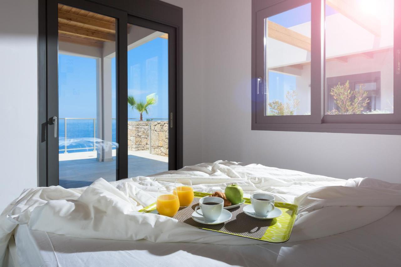 Kathisma Bay Villas - Luxury Villas - Villa Helios Kalamitsi  Bagian luar foto