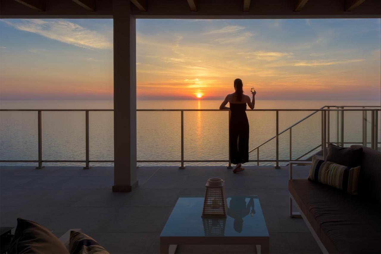 Kathisma Bay Villas - Luxury Villas - Villa Helios Kalamitsi  Bagian luar foto